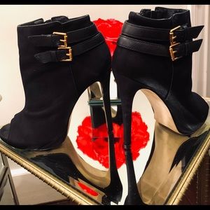 Women’s Black Suede and Leather Steve Madden Pumps